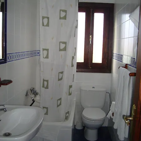 Hostal Peña Sagra *