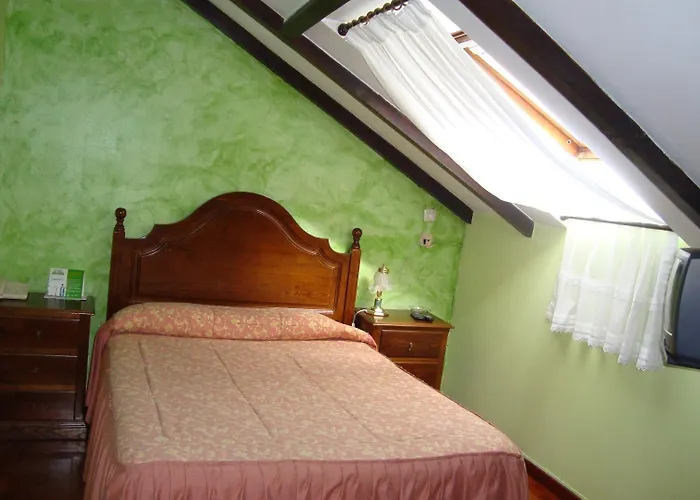 佩尼亚萨格拉旅馆 旅馆 *