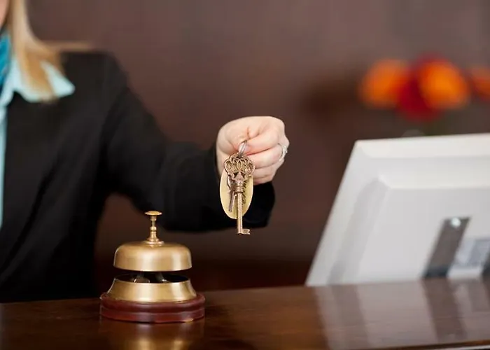 佩尼亚萨格拉旅馆 *